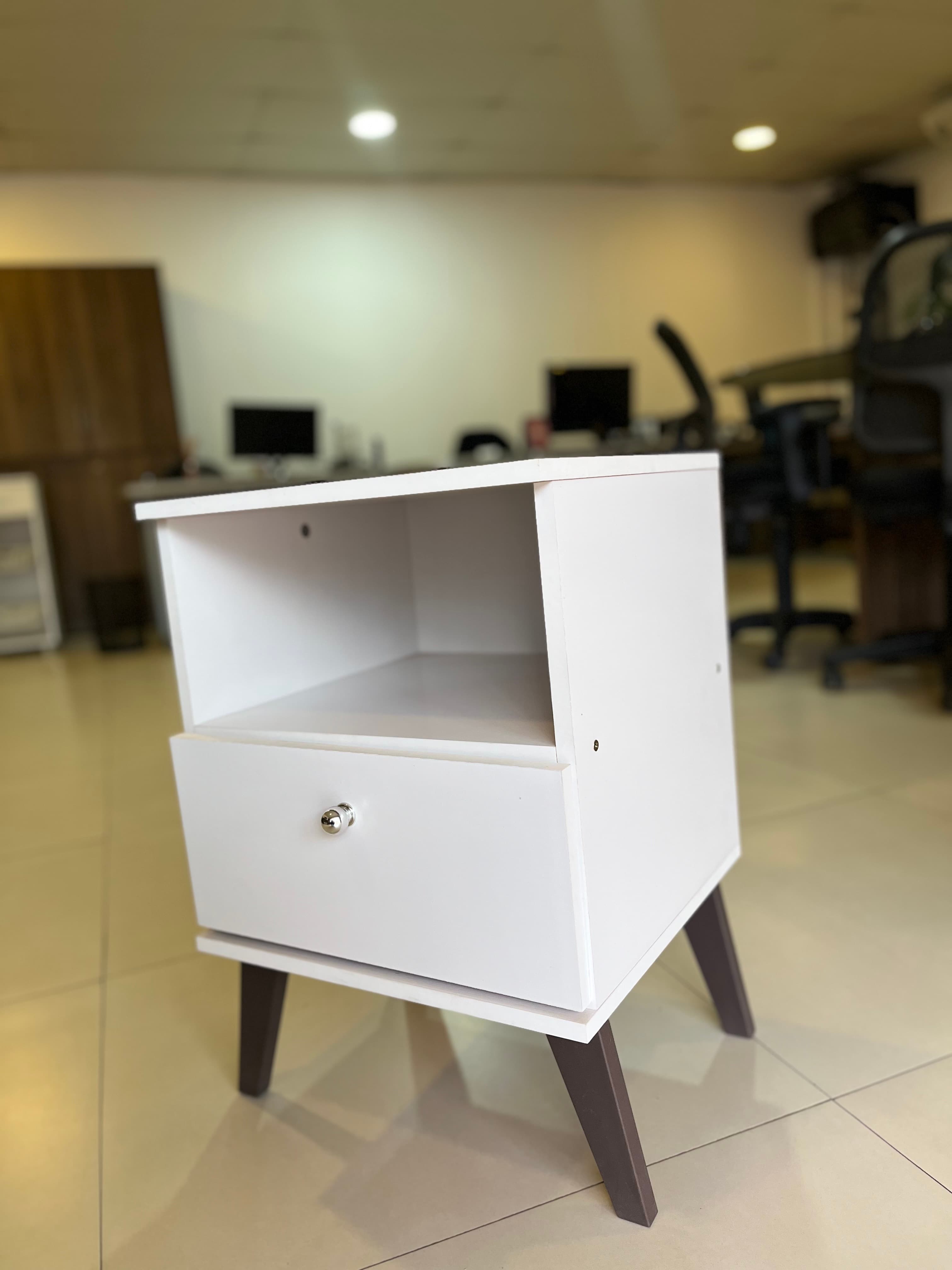 Cómoda (Mesa de Luz)