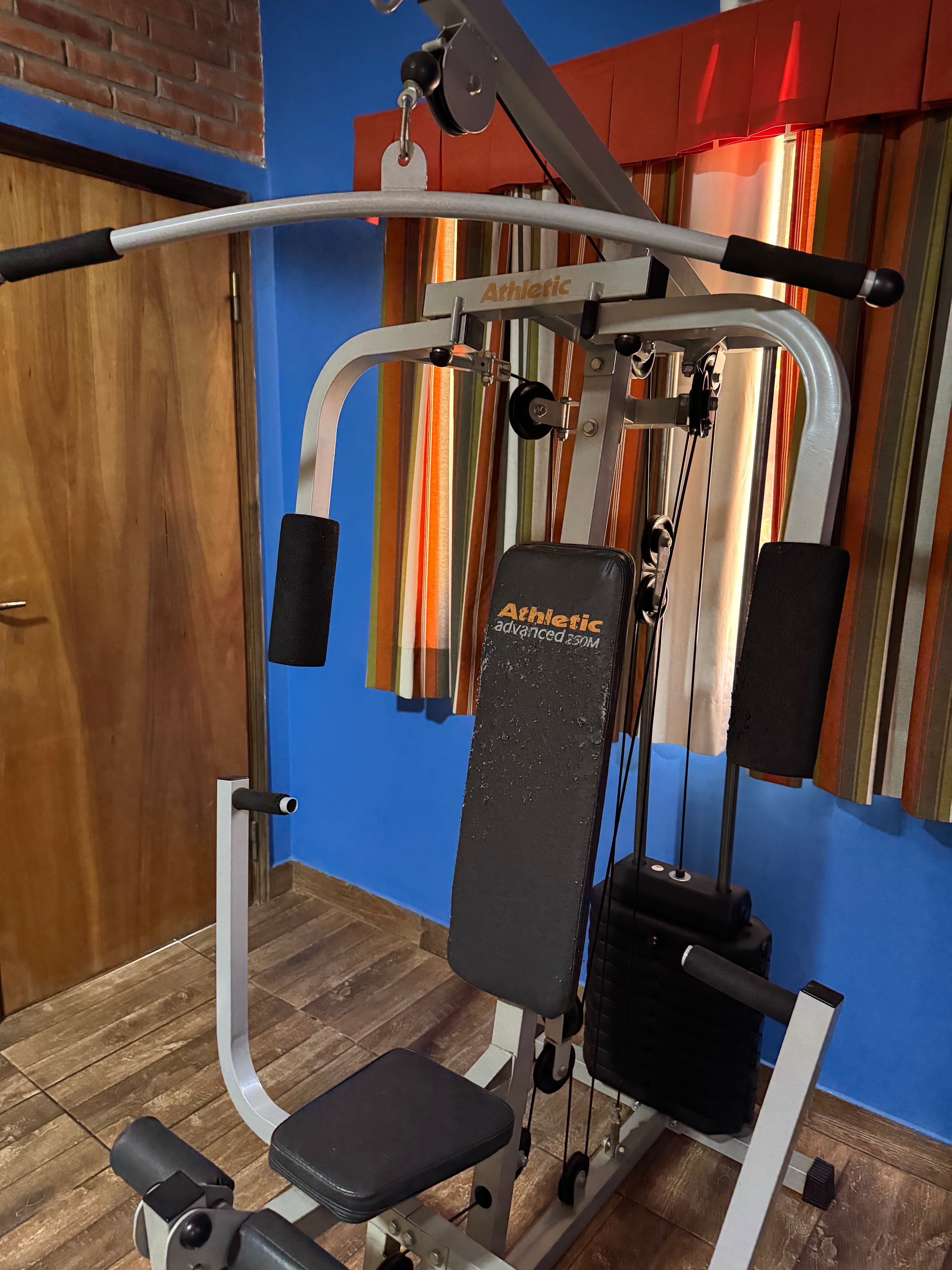 EQUIPOS DE GIMNASIO 