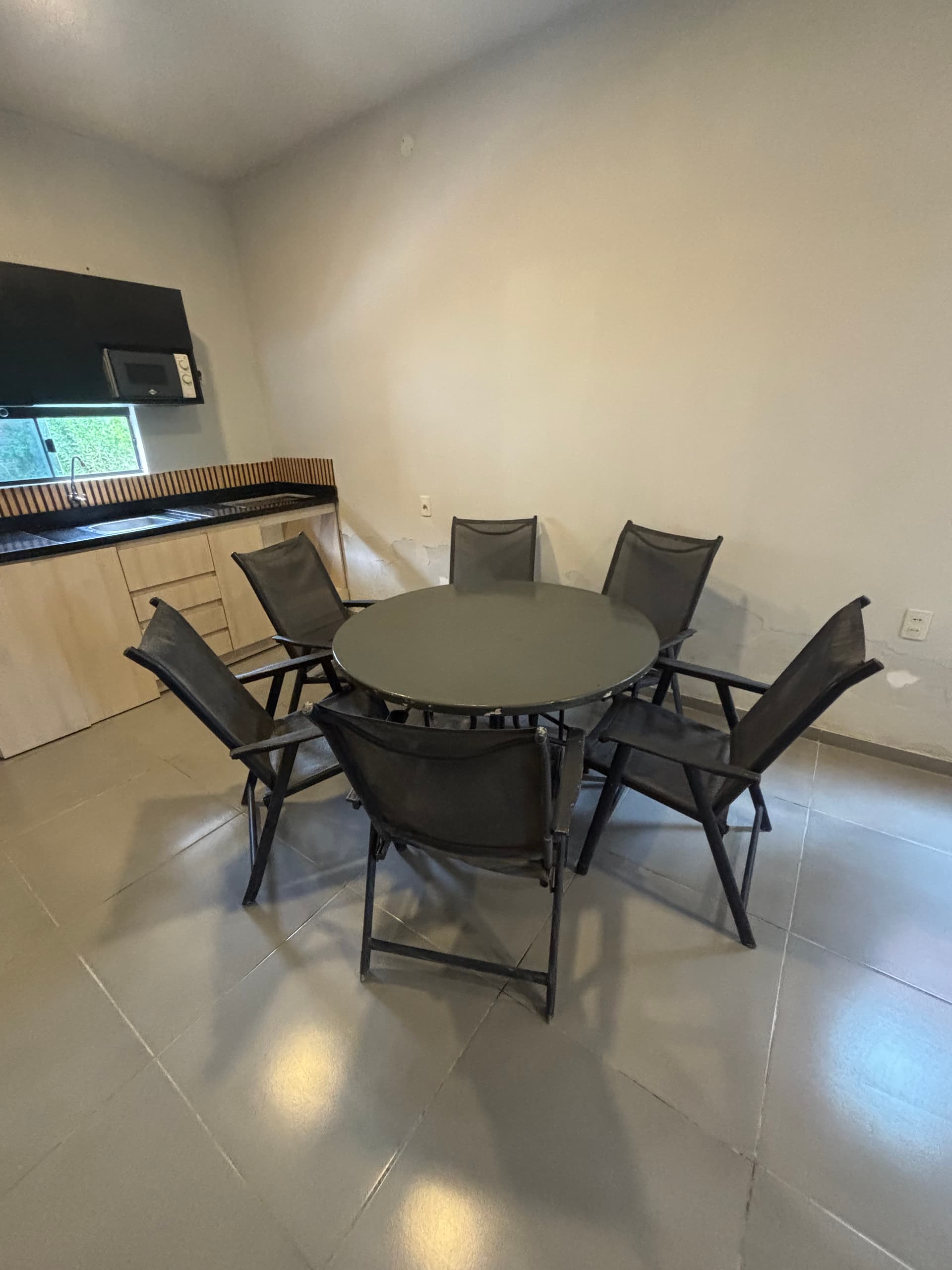 Photo by https://trato-hecho.nyc3.digitaloceanspaces.com/nextImages/(1)-juego-de-comedor-37-IMG_4043.jpeg