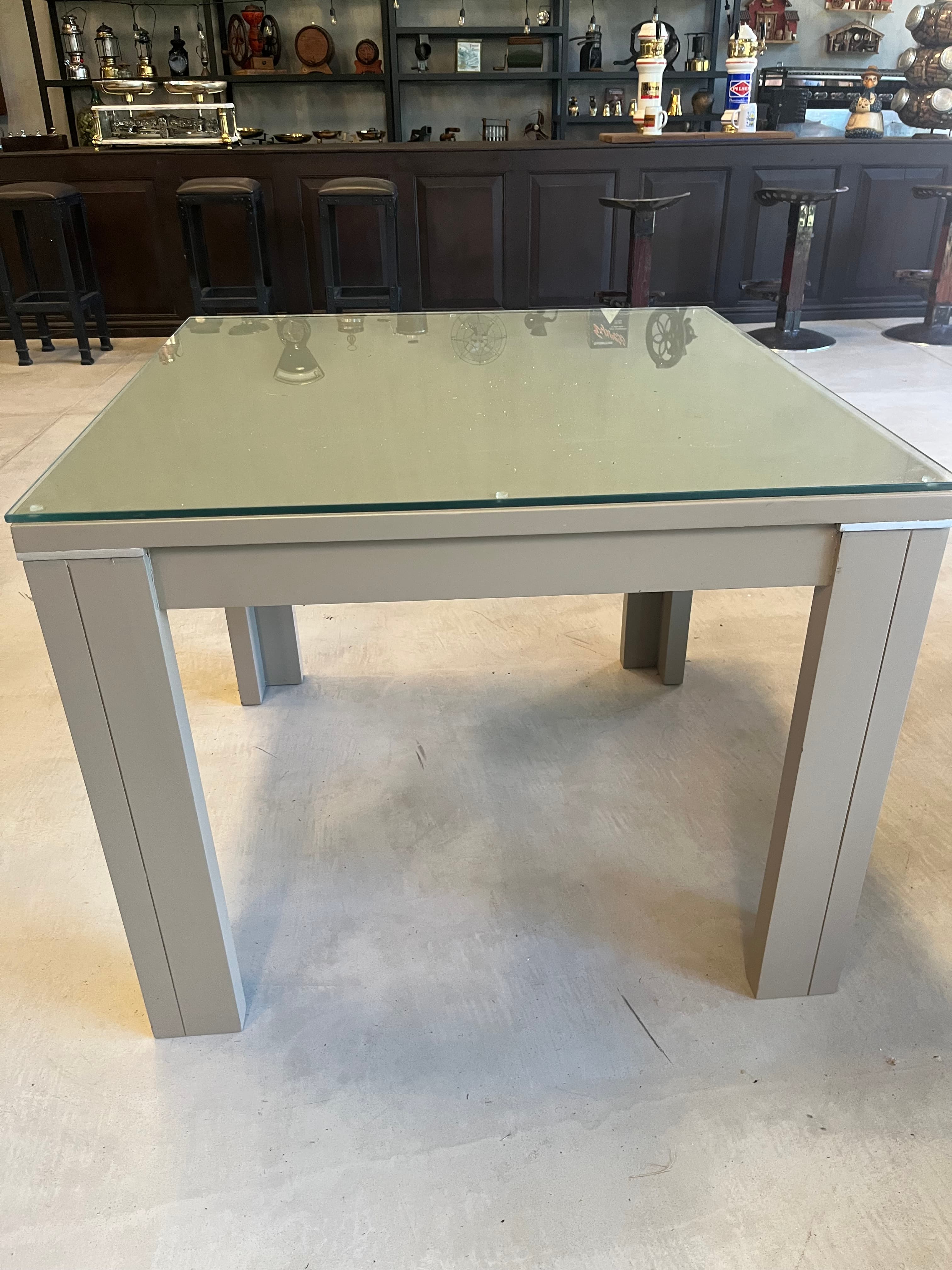 Mesa cuadrada
