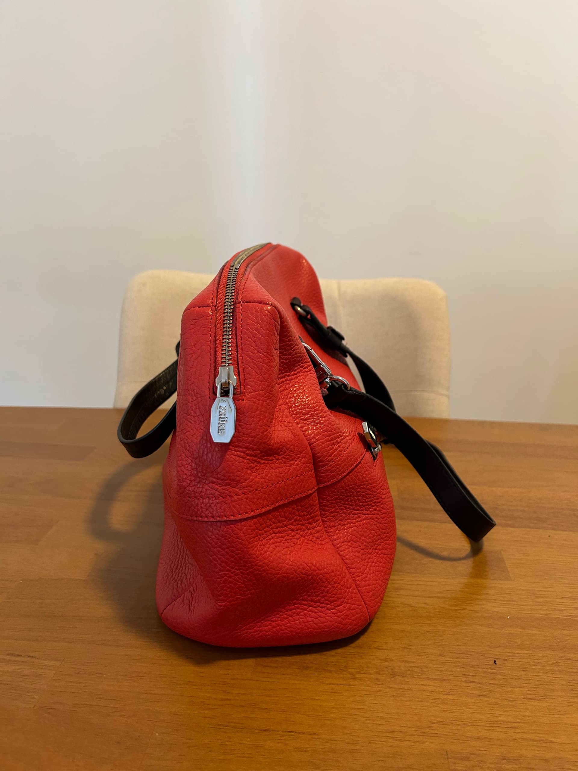 Photo by https://trato-hecho.nyc3.digitaloceanspaces.com/nextImages/(12)-remato-4-carteras-IMG_3905.jpeg