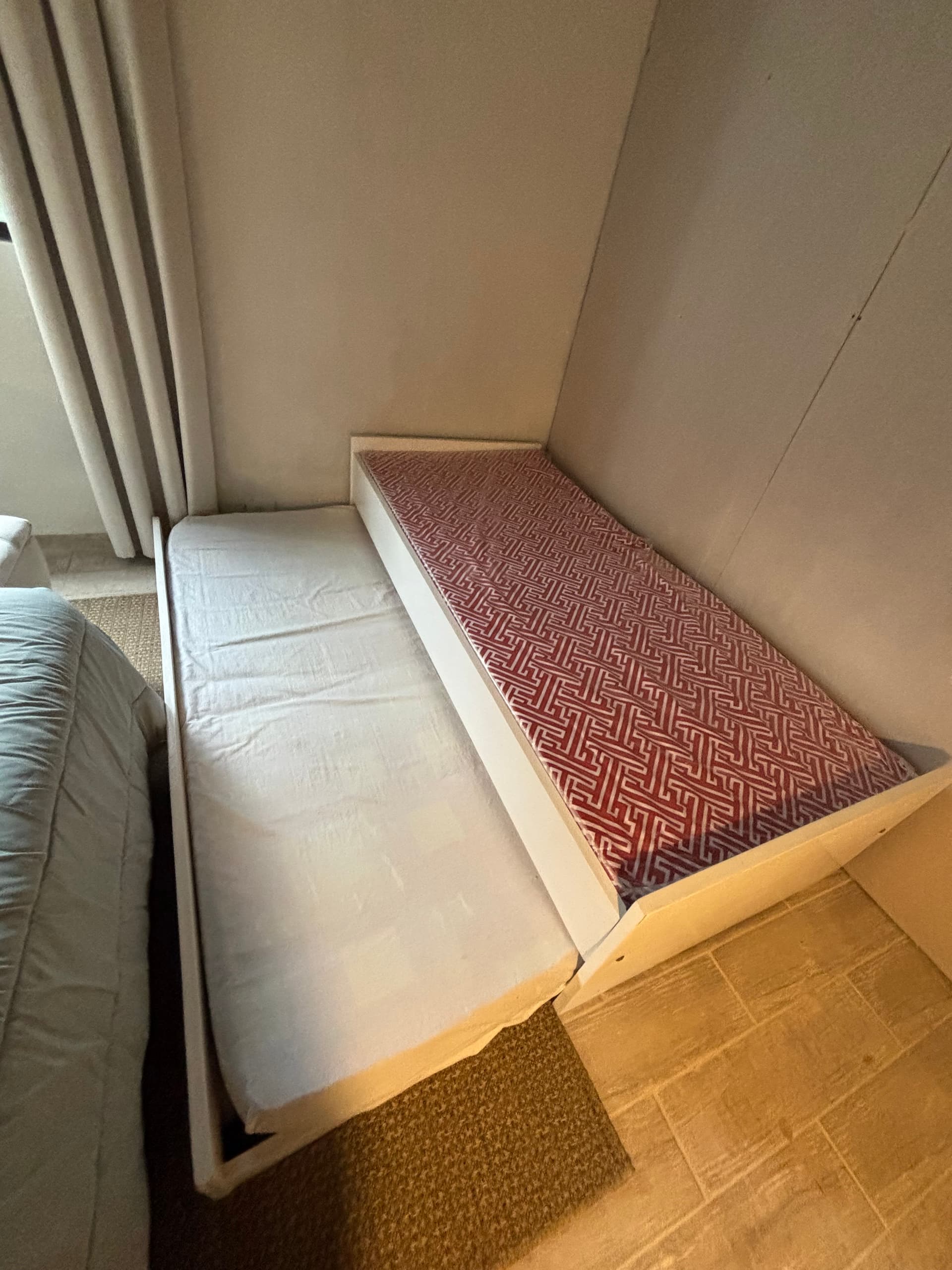 Photo by https://trato-hecho.nyc3.digitaloceanspaces.com/nextImages/(2)-cama-marinera-IMG_0110.jpeg
