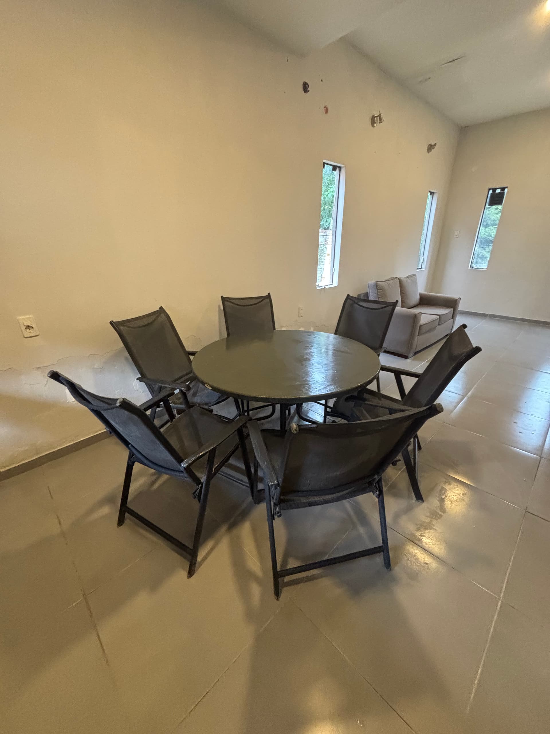 Photo by https://trato-hecho.nyc3.digitaloceanspaces.com/nextImages/(2)-juego-de-comedor-37-IMG_4038.jpeg