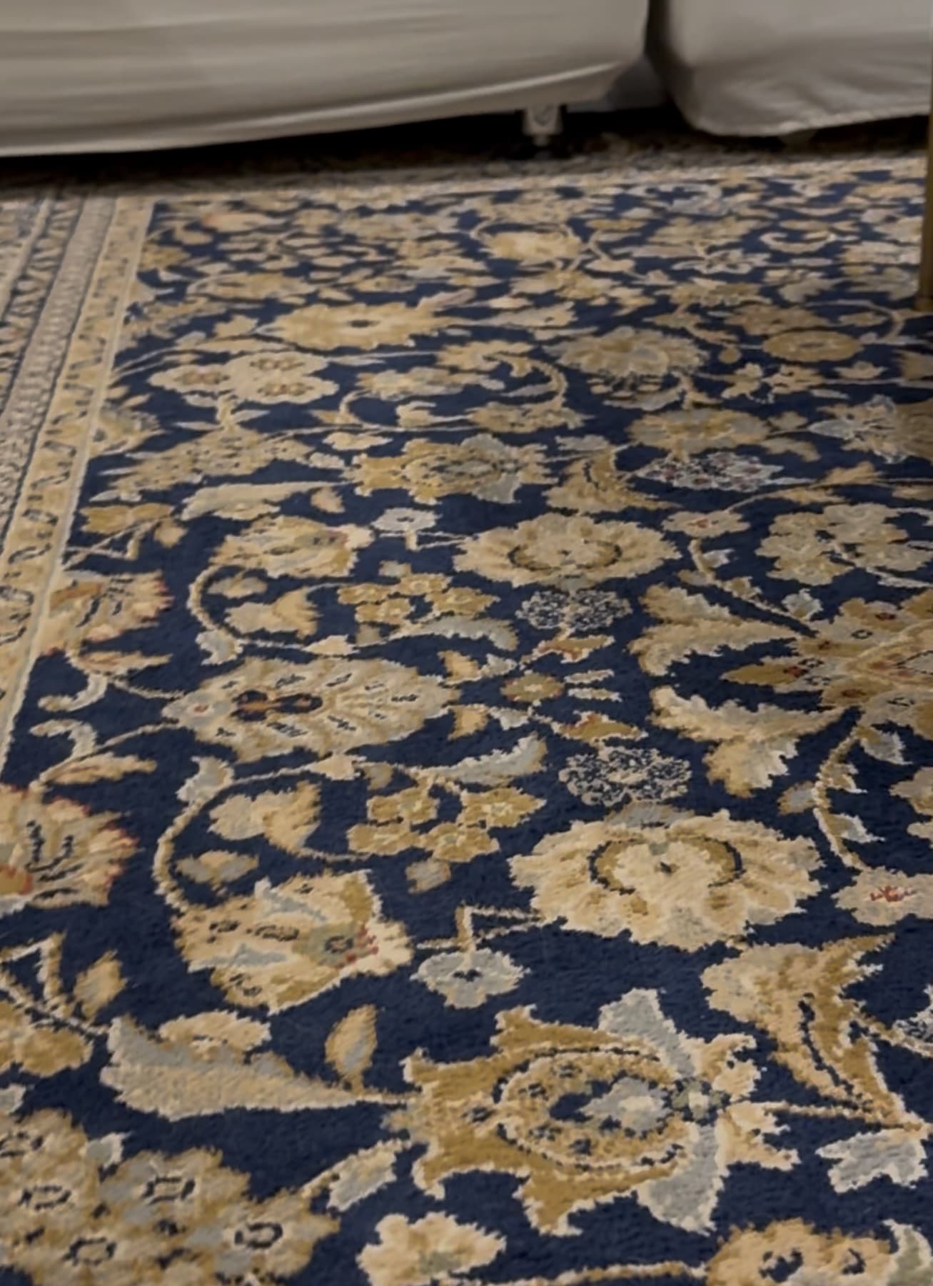 Photo by https://trato-hecho.nyc3.digitaloceanspaces.com/nextImages/(3)-alfombra-2x2-IMG_0542.jpeg