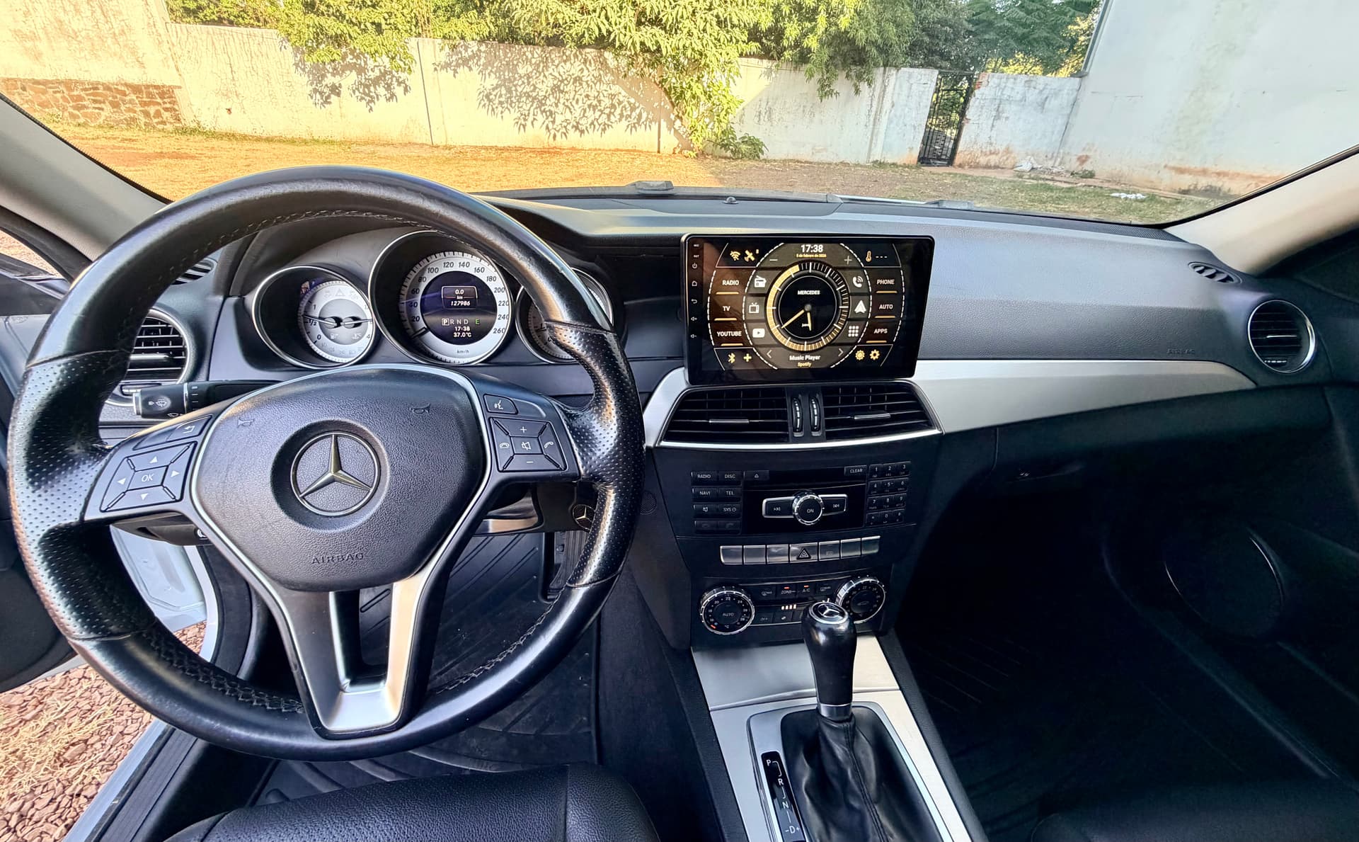 Photo by https://trato-hecho.nyc3.digitaloceanspaces.com/nextImages/(6)-mercedes-benz-c200-IMG_0207.jpeg