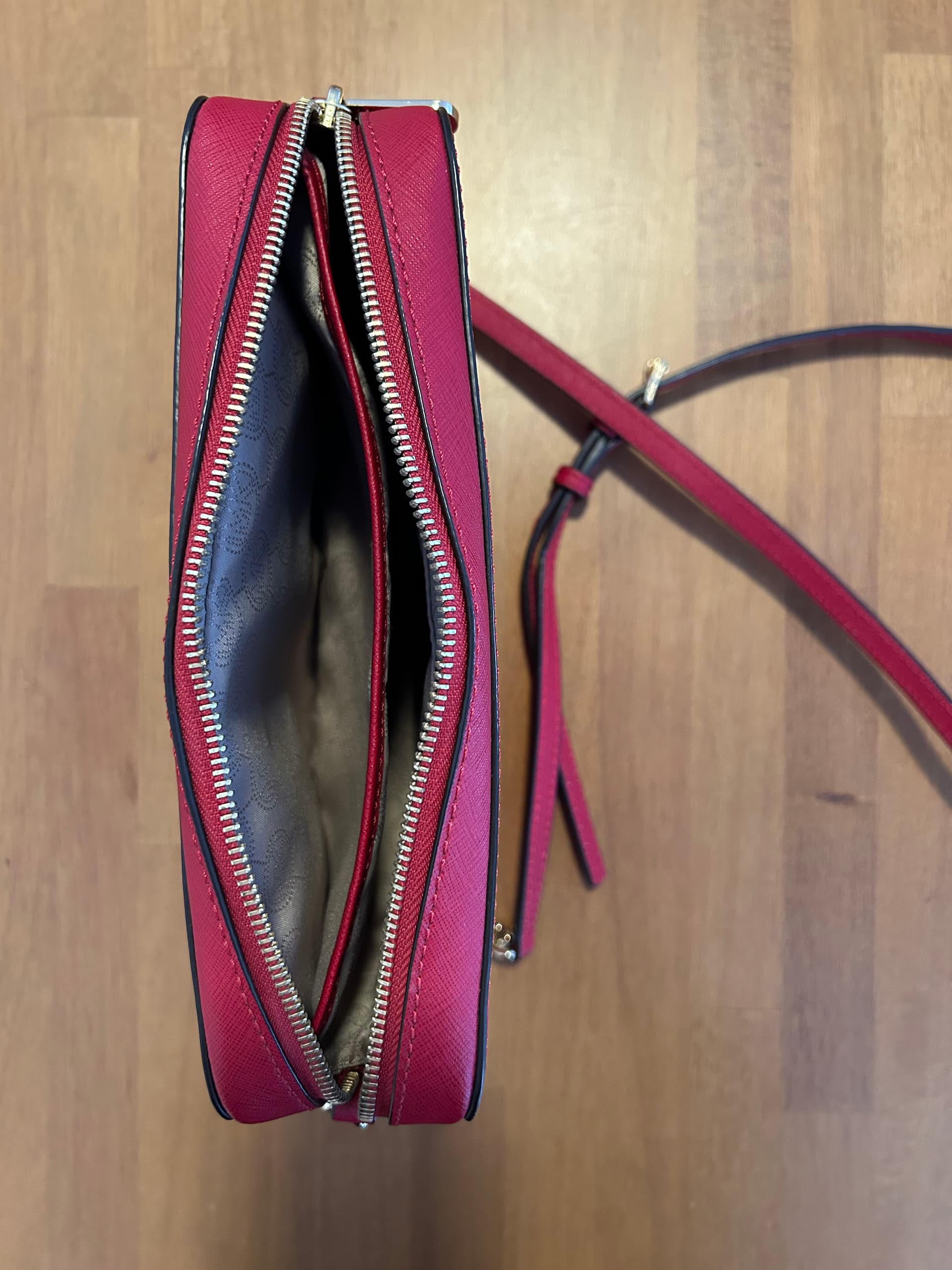 Photo by https://trato-hecho.nyc3.digitaloceanspaces.com/nextImages/(7)-remato-4-carteras-IMG_3898.jpeg