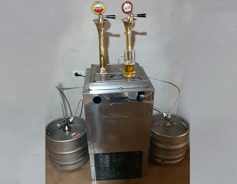 VENDO MAQUINA DE CHOPP EUROPEA CON 2 CANILLAS