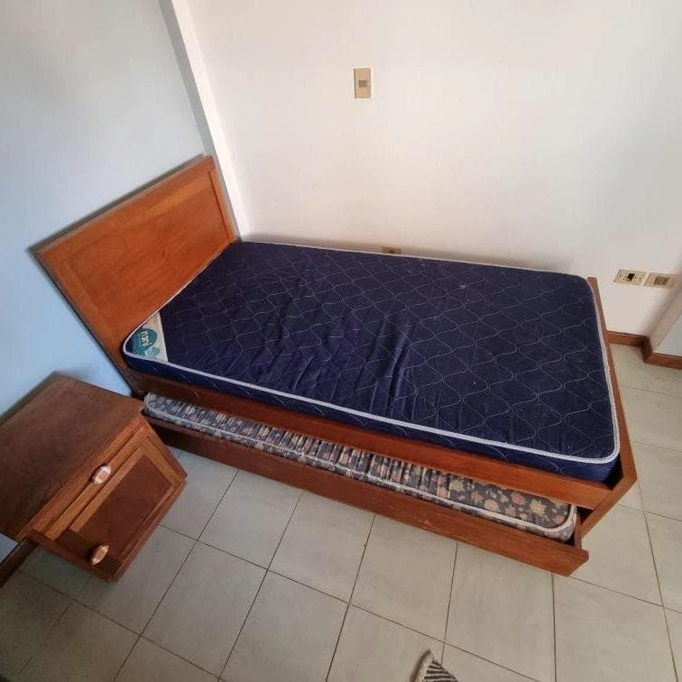 Cama doble + colchones 