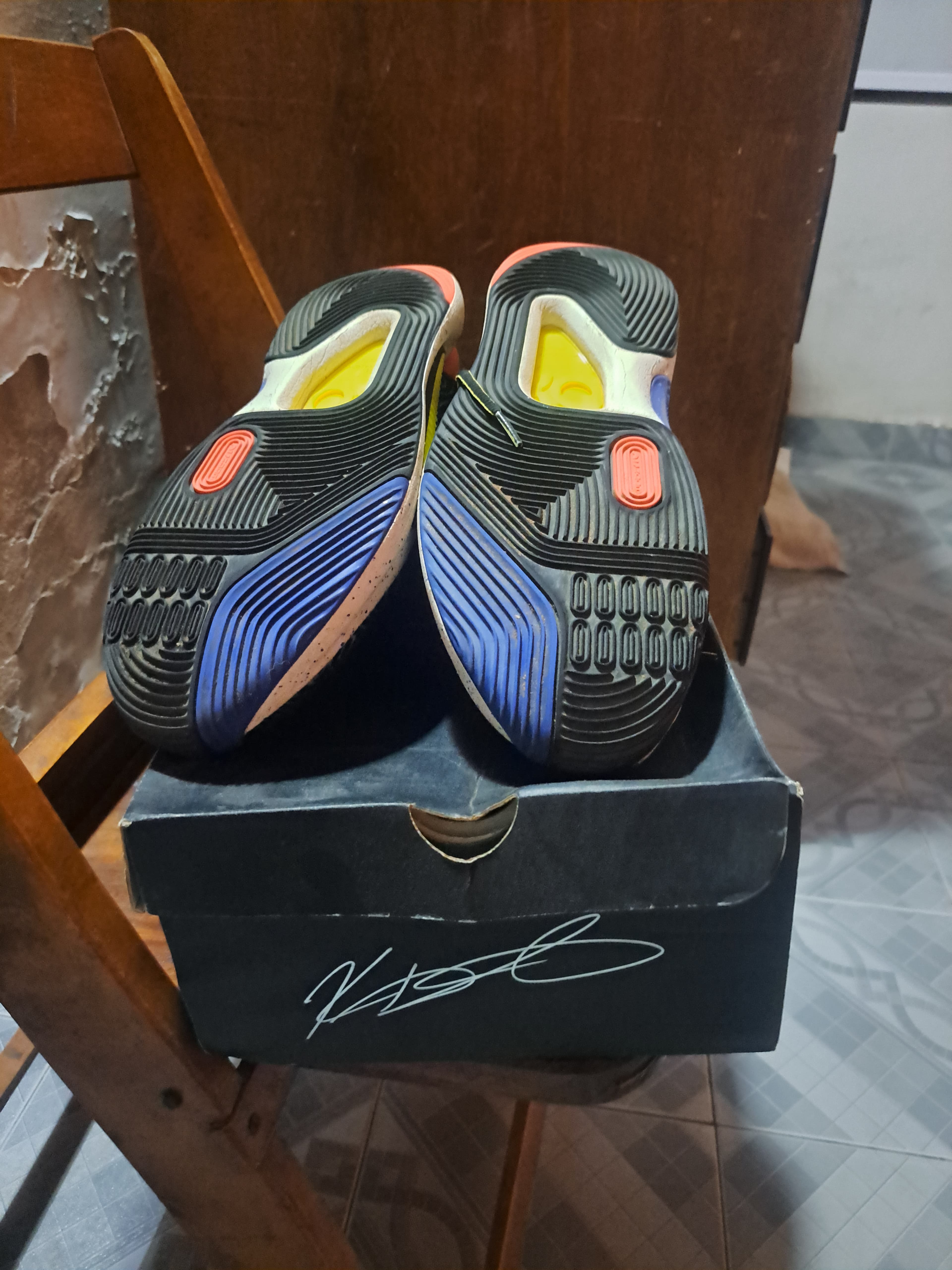 Champion de basquet Nik3 KD 14