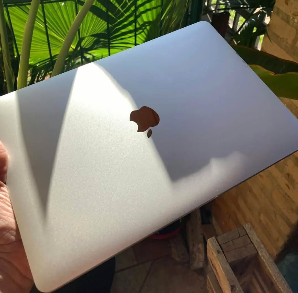 MACBOOK PRO M2