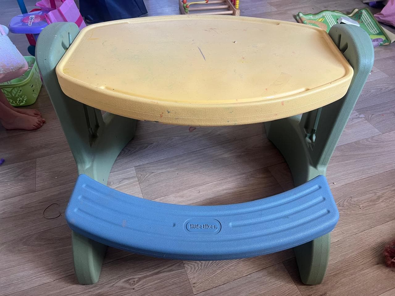 Mesa de juego para niños