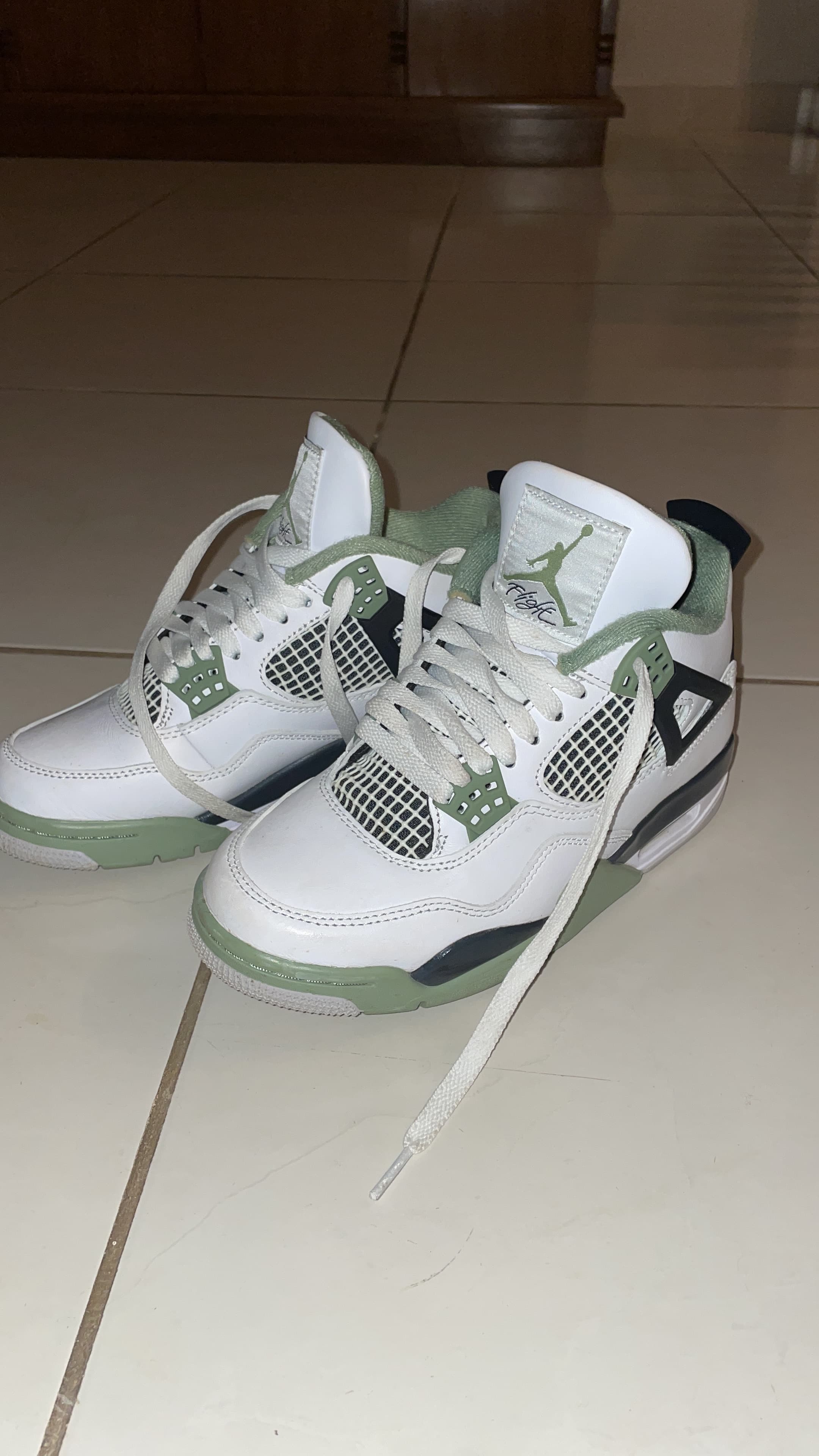 Air Jordan 4