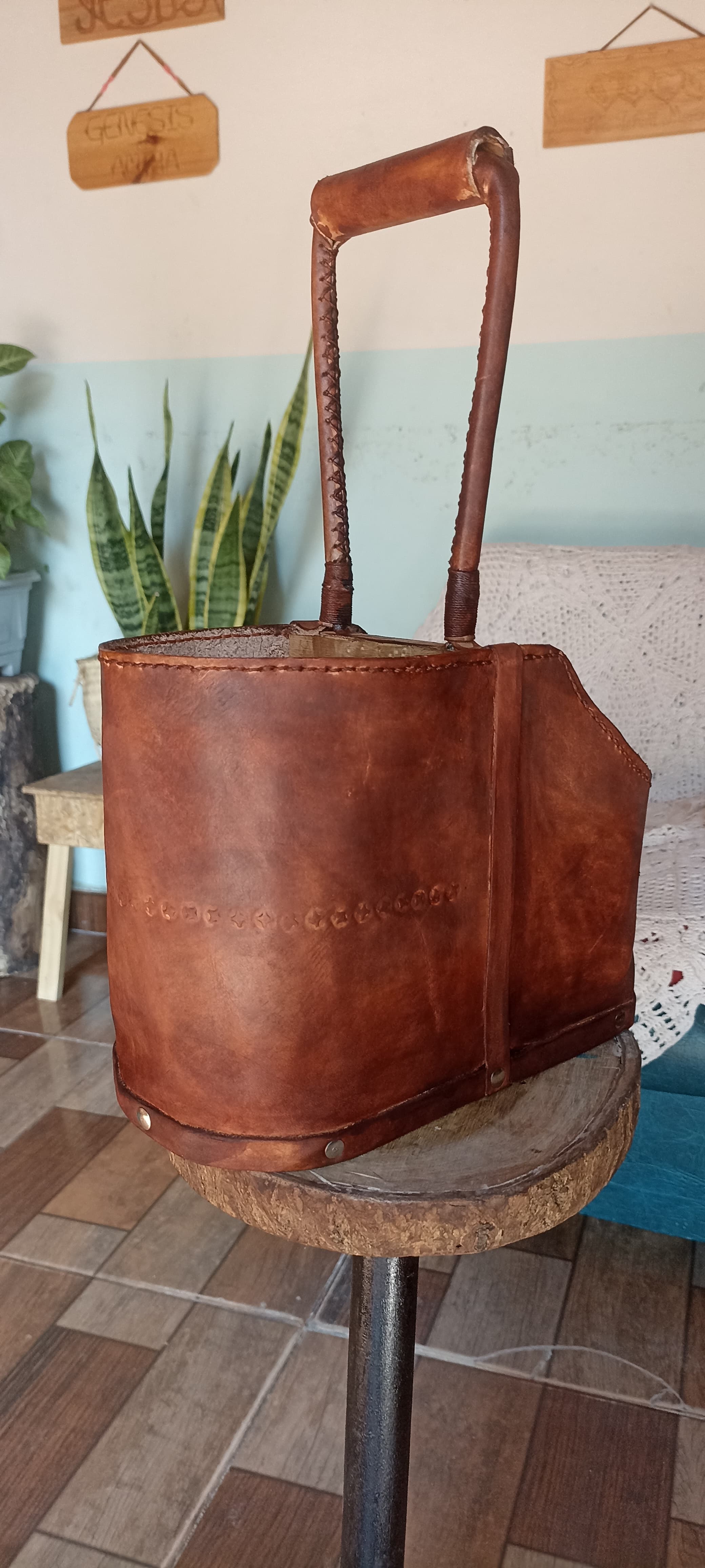 Matero nuevo, madera y cuero
