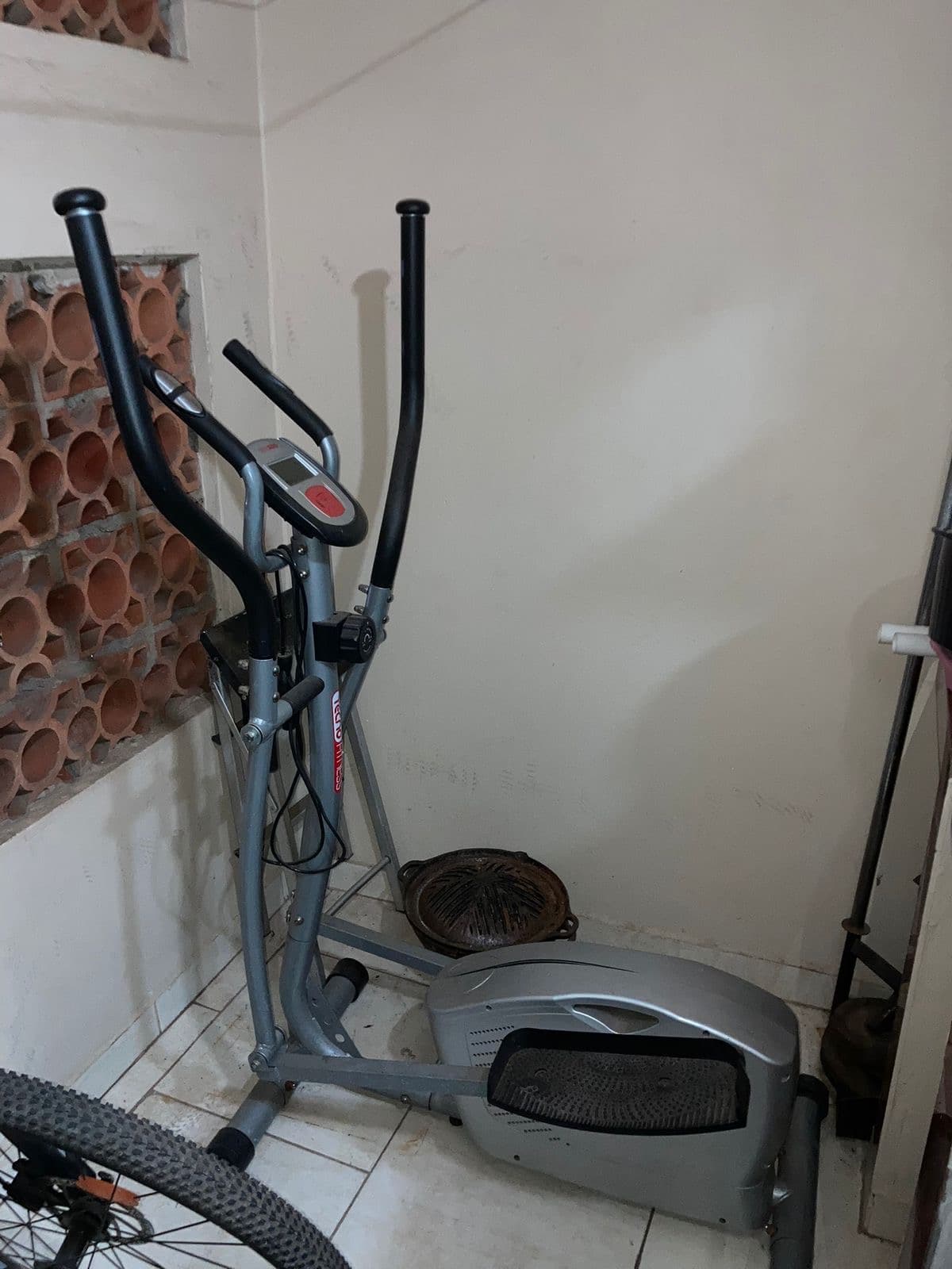Elíptica tecnofitness comprado de Chacomer
