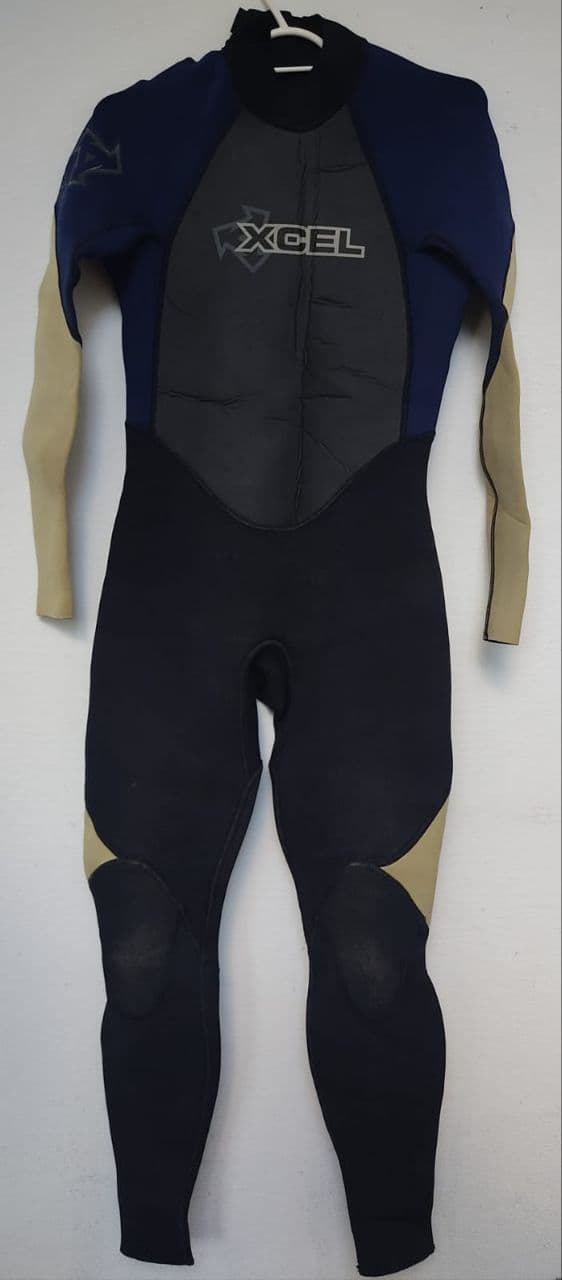 Ropa de surf o trabajo en aguas muy frias